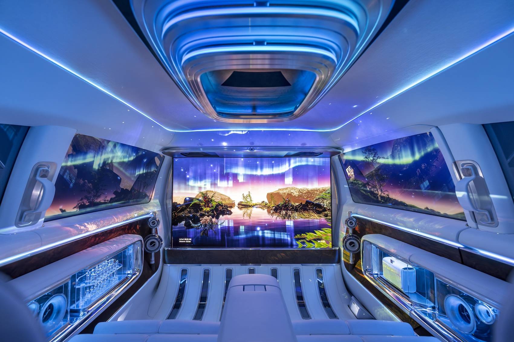 不止是新車聯(lián)歡，更是技術(shù)大會——深度解讀2025奔馳品牌科技日的信息系統(tǒng)集成服務(wù)